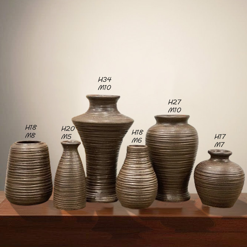 Collection-Brown-Ceramic-Vase-with-Horizontal-Grain