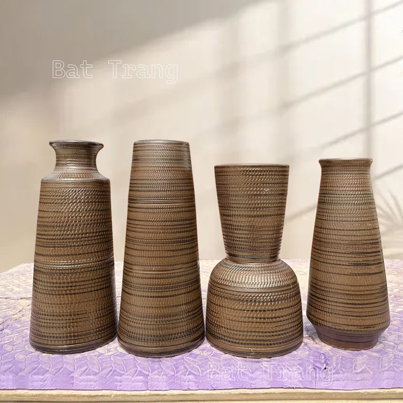 Rustic Brown Vase with Ethnic Patterns – Earth-Tone Decor Beyond Trends