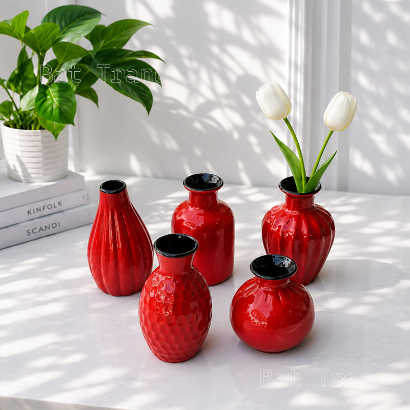 Beauty in the Little Things A Charming Red Ceramic Vase Set