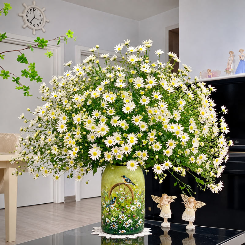 Hand-Painted Bell-Shaped Ceramic Vase with White Daisies Bouquet